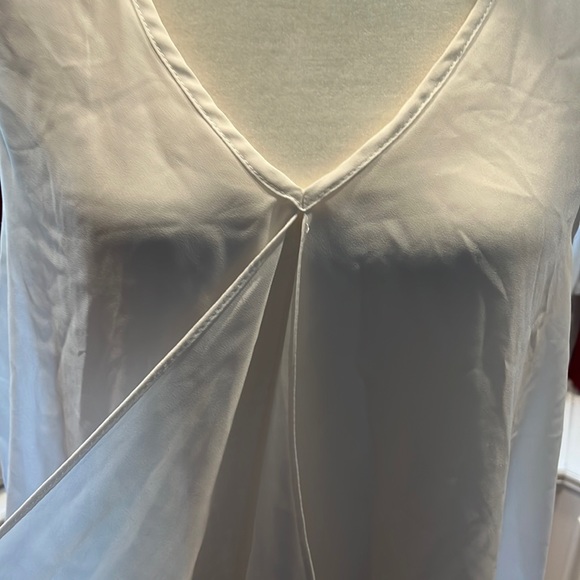 Green envelope White T-shirt flowy Sz large - Picture 5 of 9